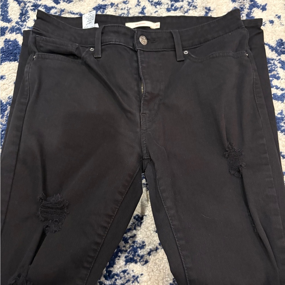 Levi’s 711 Skinny Distressed Black Jeans | Women’s Size 30